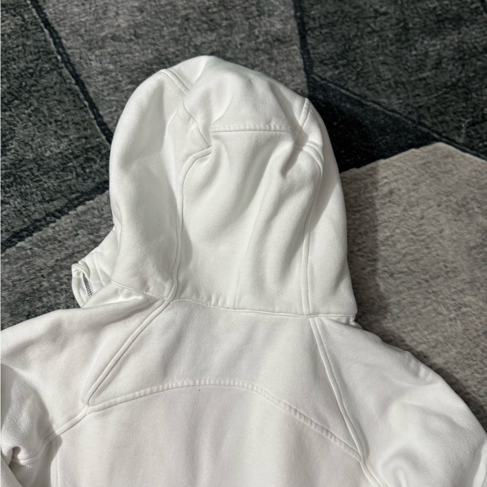 🤍 ❤️‍🔥Lululemon Athletica White Hoodie Sweater - Picture 9 of 12